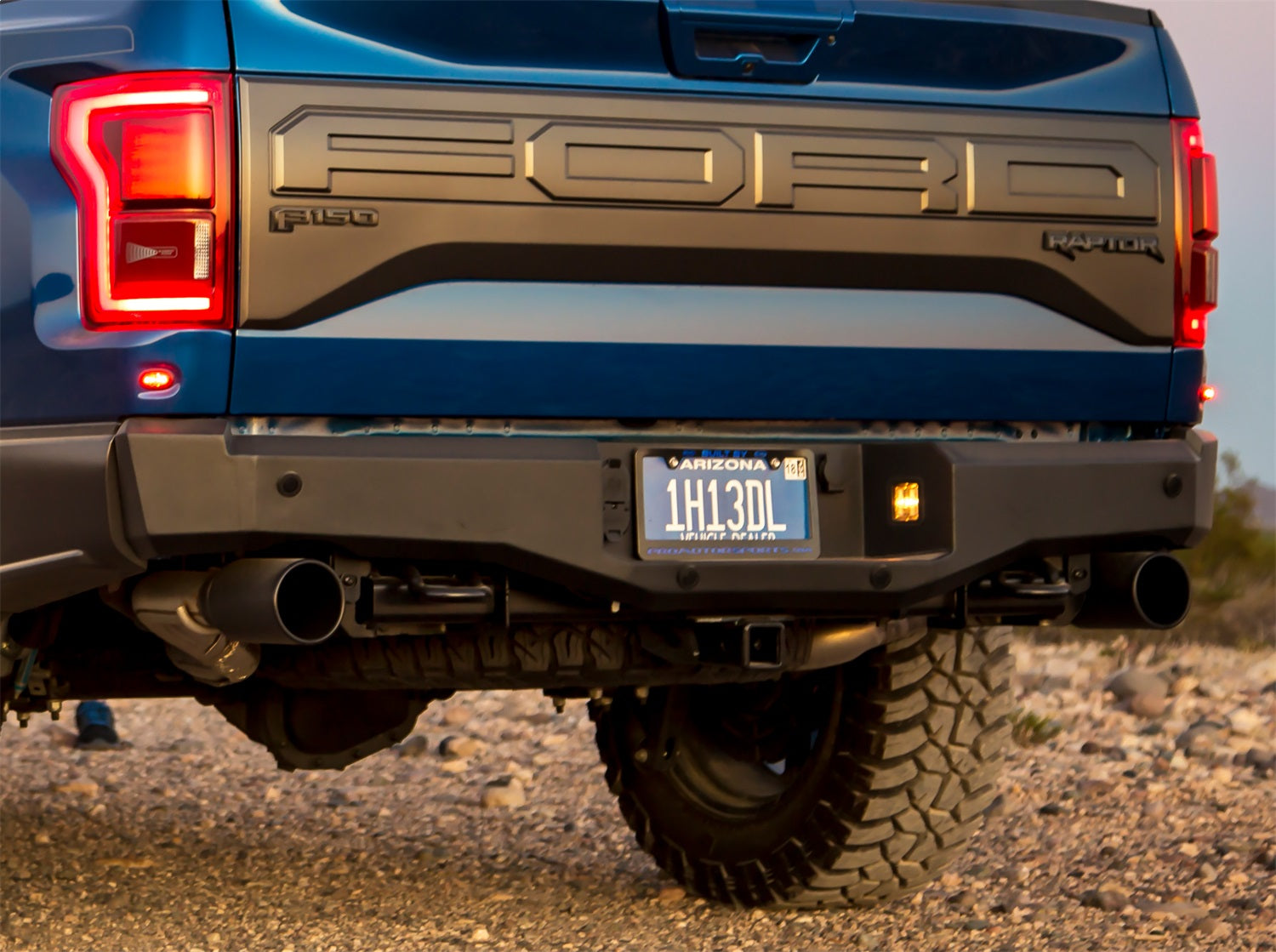 ici-alumilite-bumper-rbm17fdn-lifestyle3.jpg