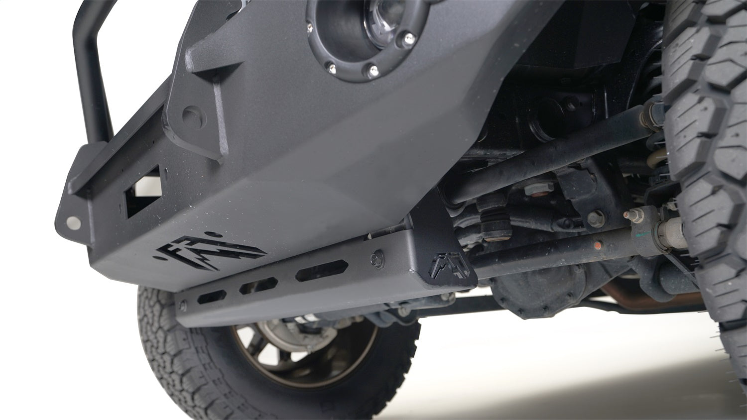M6250_Sway_Bar_cvr_CLOSEUP.jpg